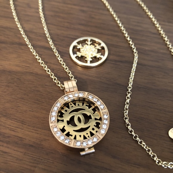 New Chanel Interchangeable Disk Necklace Set